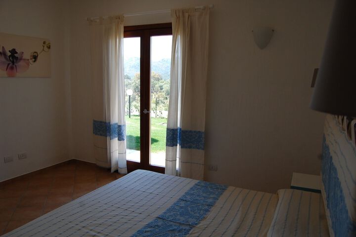 Room 18 of 100