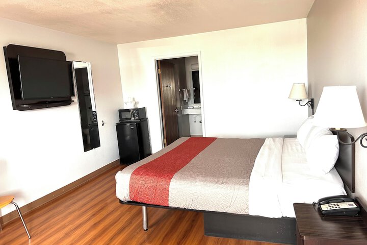 Room 6 of 20