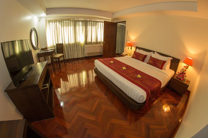 Room 25 of 69