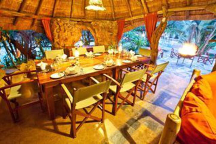Dining 7 of 43