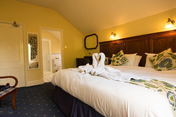Room 4 of 72