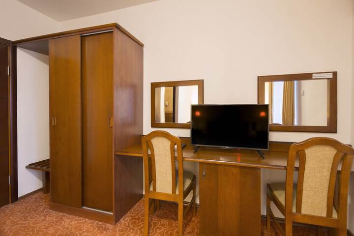 Room 28 of 95