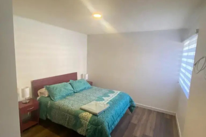 Room 6 of 11