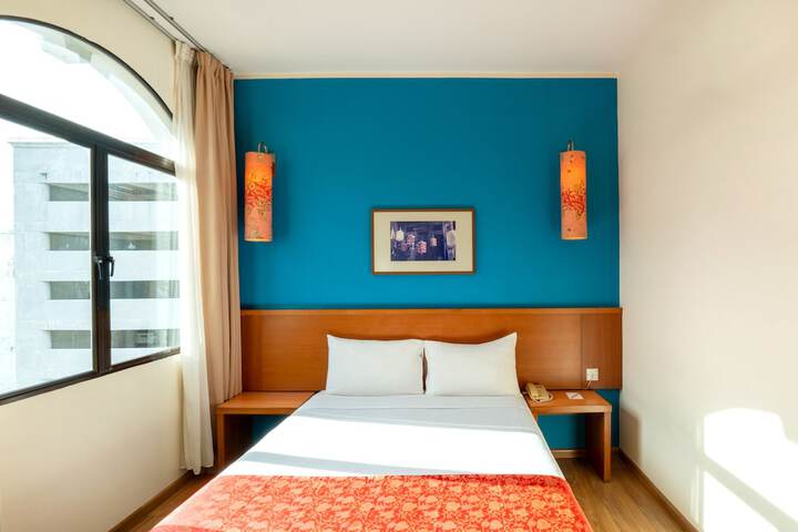 Room 12 of 30