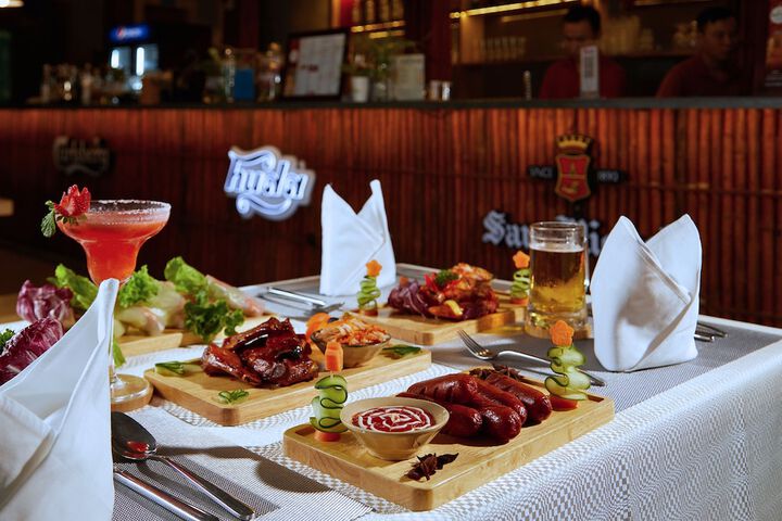 Dining 45 of 74