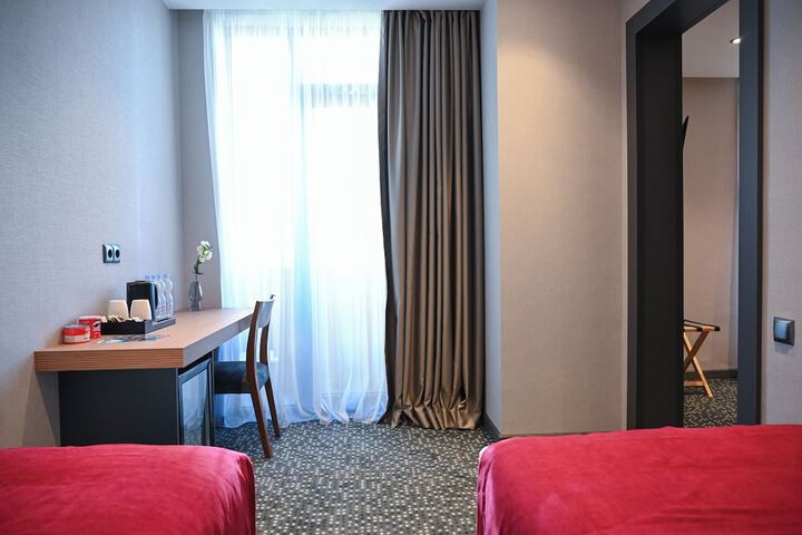 Room 28 of 84