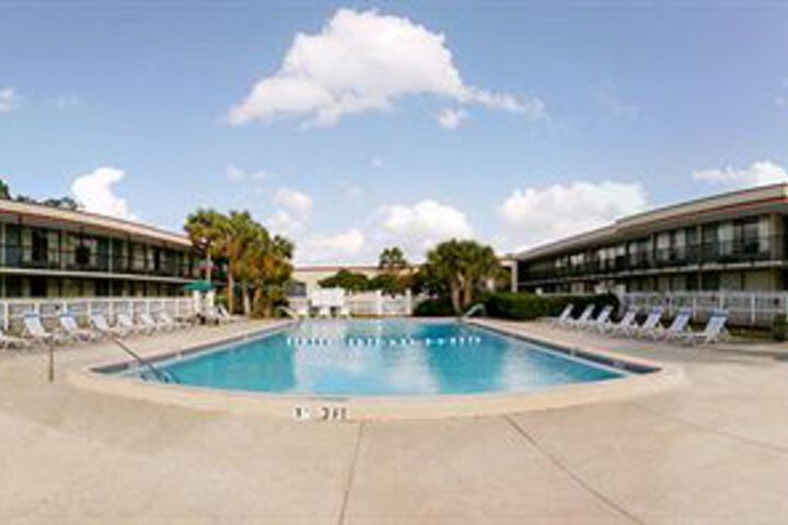 Pool 46 of 51