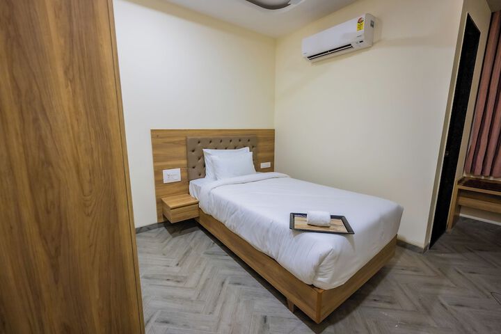 Room 4 of 31