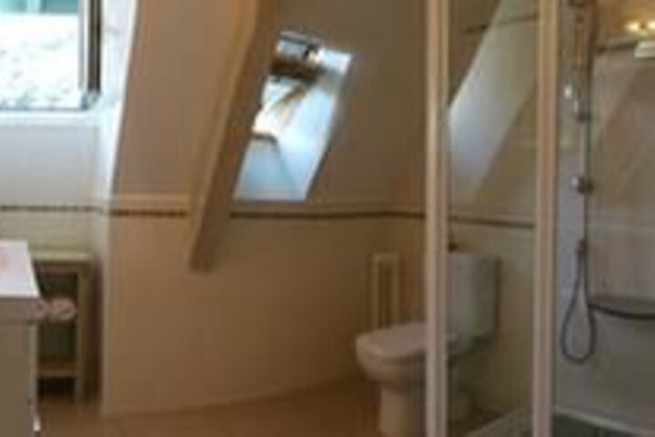 Room 2 of 16