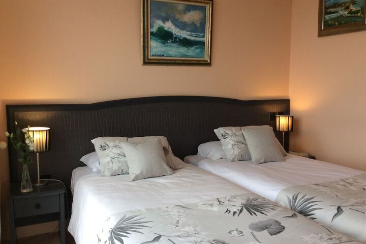 Room 8 of 14