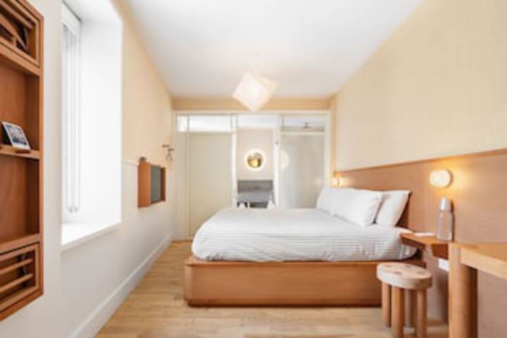 Room 106 of 171