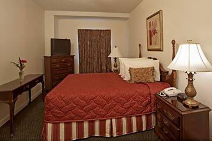 Room 8 of 16