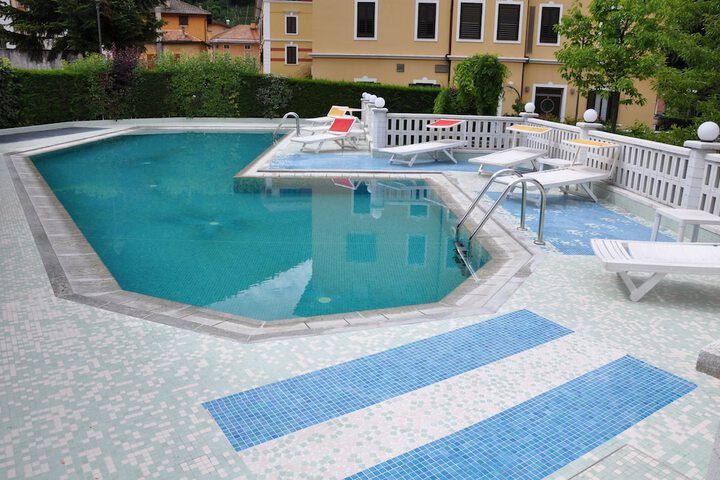 Pool 16 of 49