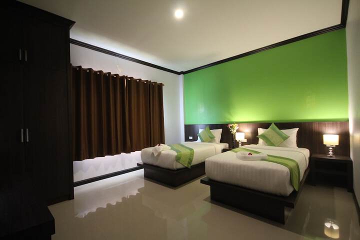 Room 5 of 79