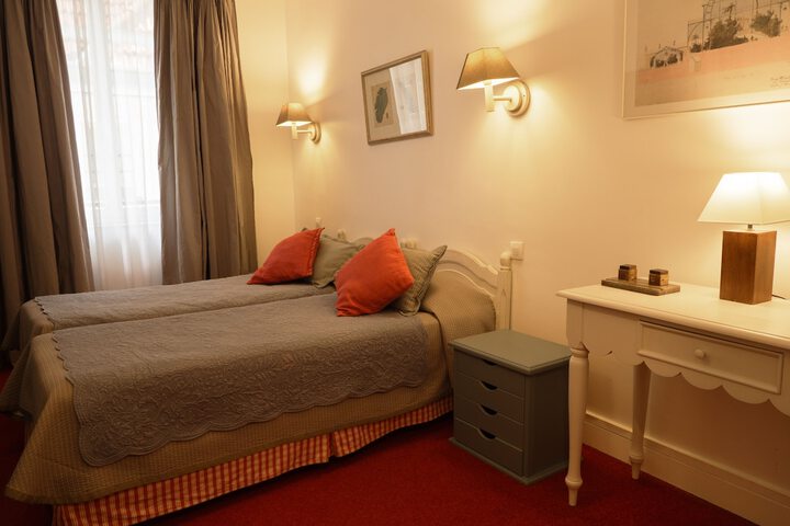 Room 10 of 31