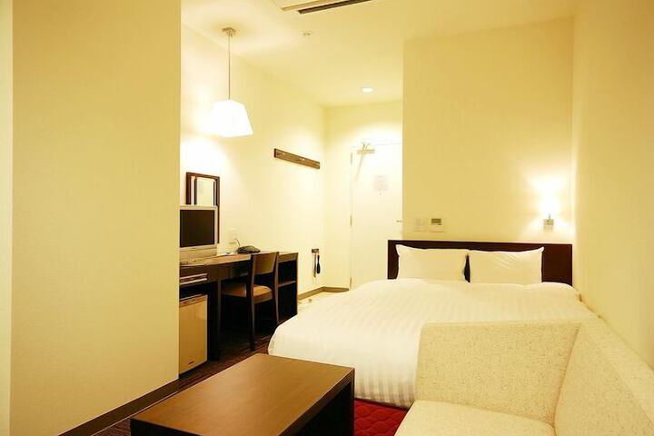 Room 6 of 27