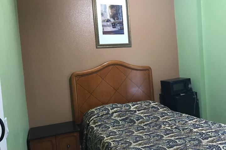 Room 27 of 53