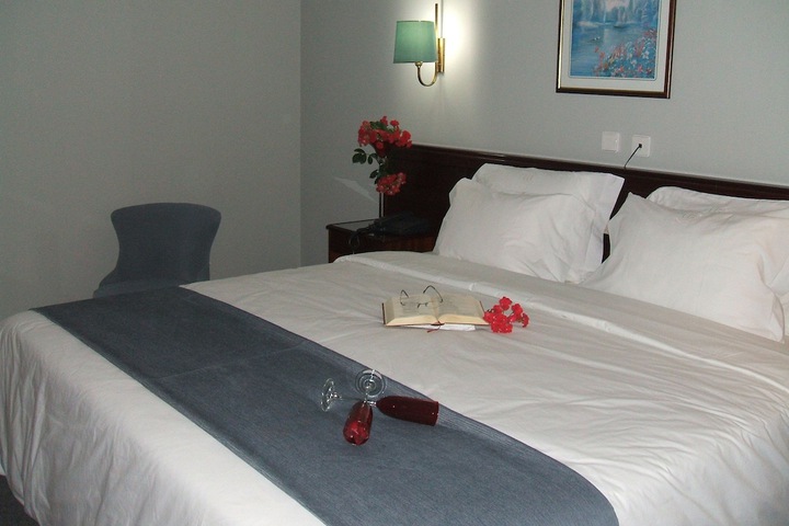 Room 10 of 43
