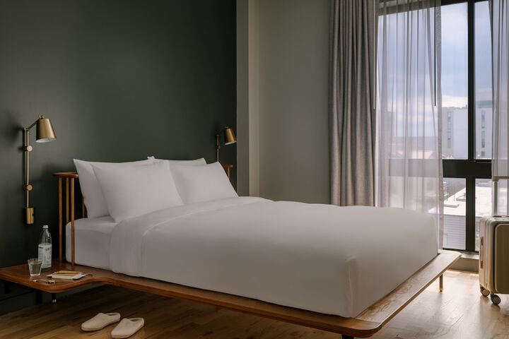Guest Room 1 Queen Bed (8 of 15)