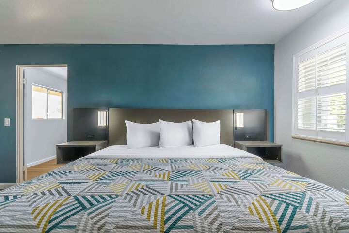 Room 4 of 26