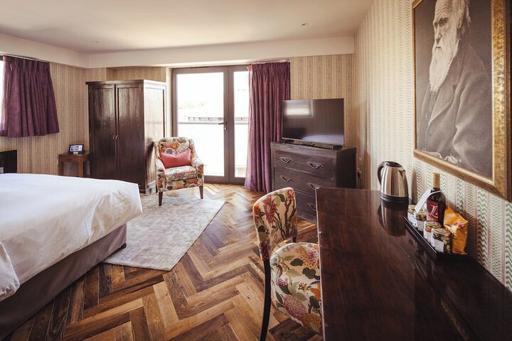 Room 37 of 74