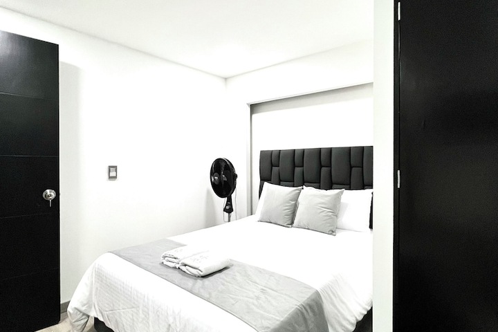 Room 27 of 87