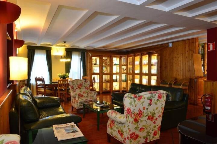 Entrance & Lobby