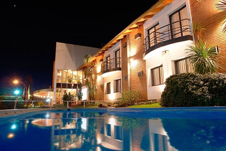 Pools & Facilities
