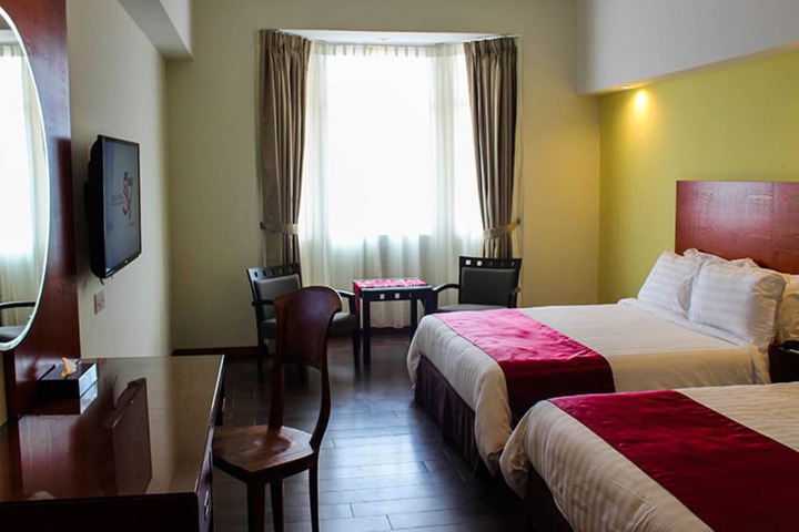 Room 4 of 30