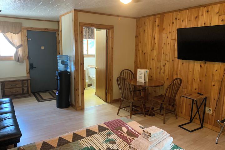 Room 8 of 18