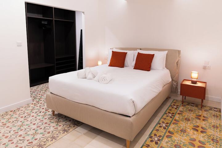 Room 9 of 68