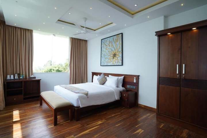Room 11 of 39
