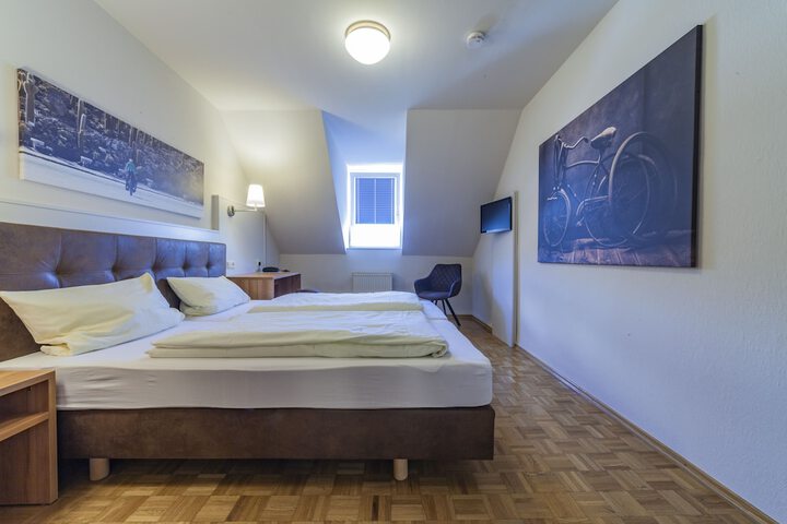 Room 7 of 20