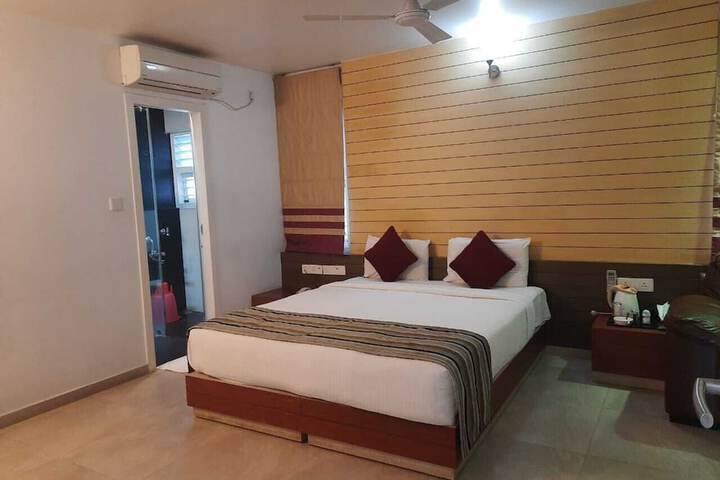 Room 12 of 12