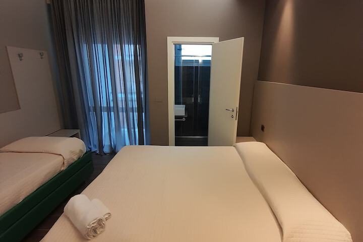 Room 9 of 36