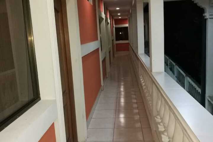 Ballroom/Hall 33 of 42
