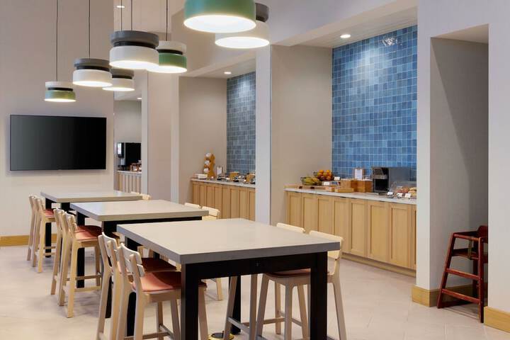 Breakfast/Coffee Service 69 of 89