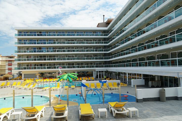 Pools & Facilities