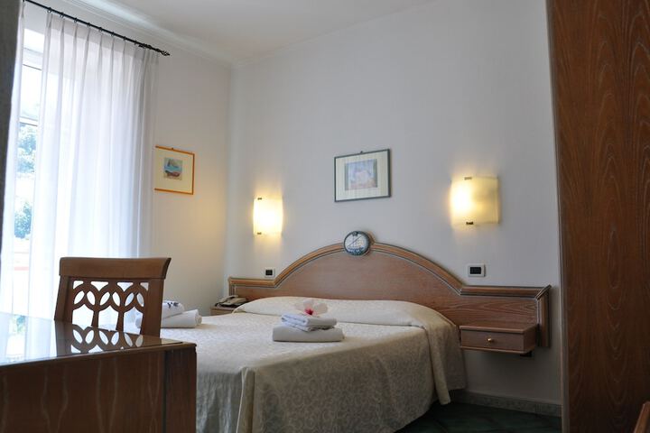 Room 21 of 63