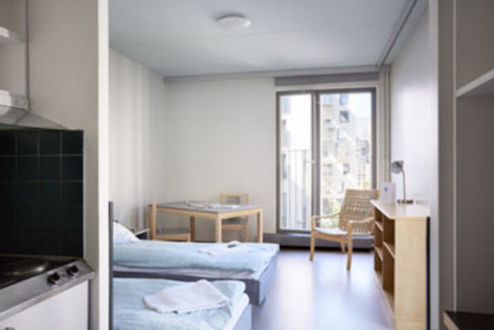 Room 42 of 95