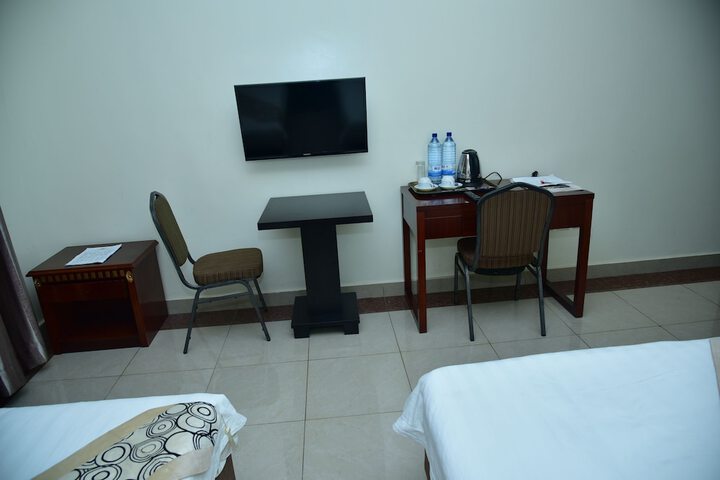 Room 9 of 43