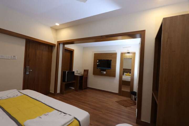 Room 15 of 30