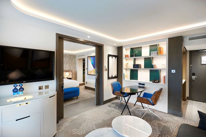 Room 10 of 113