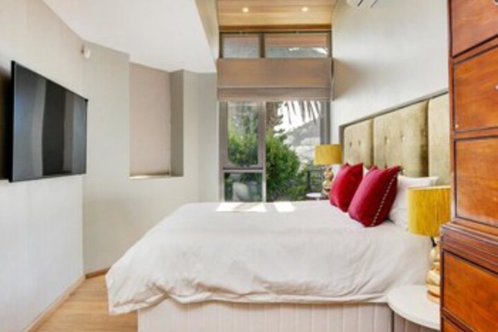 Room 2 of 7
