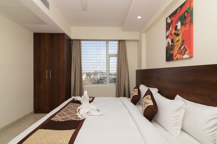 Room 28 of 77