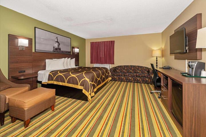 1 King Bed (3 of 23)