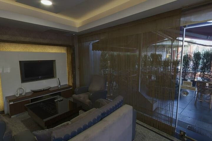 Guest Lobby