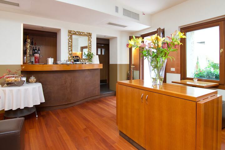 Breakfast area