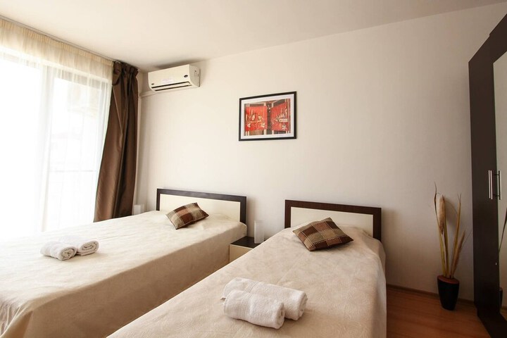 Room 4 of 22
