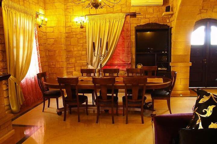 Dining Photos